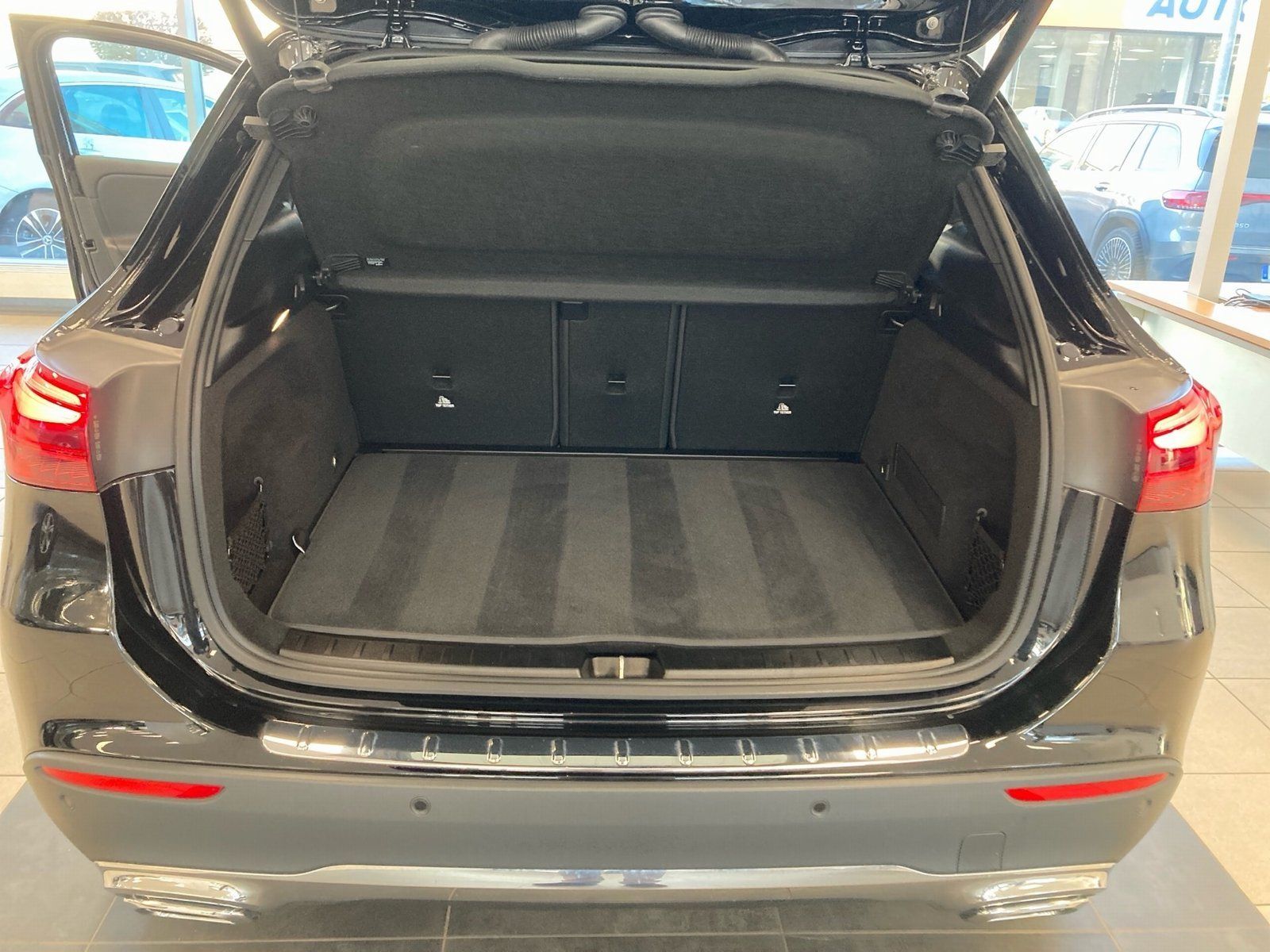 Fahrzeugabbildung Mercedes-Benz GLA 200 Progressive*AHK*Totwink*360°*LED*Easy-P*