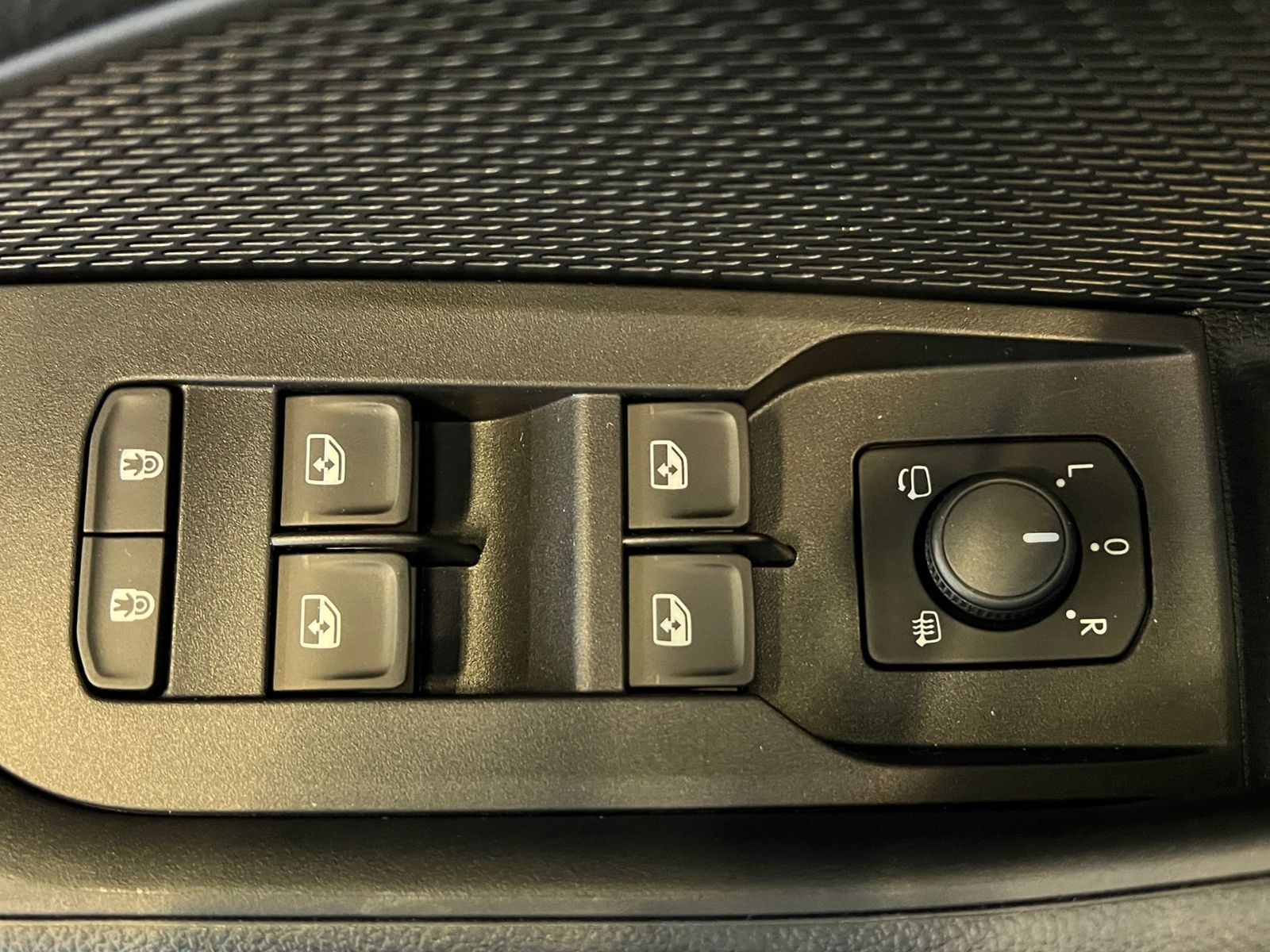 Fahrzeugabbildung SKODA Octavia Combi RS 2.0 TSI DSG *Panorama, AHK, Ind