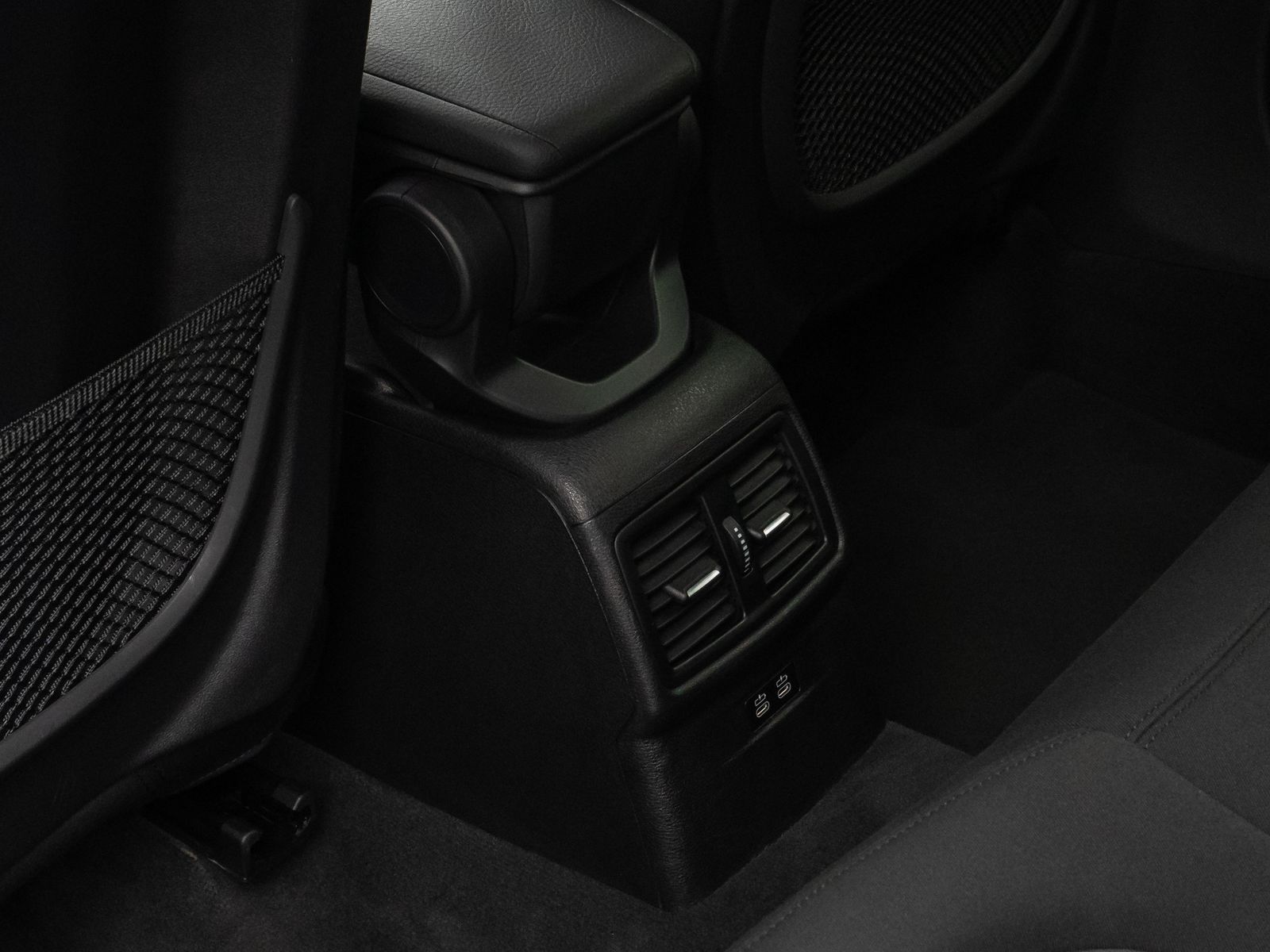 Fahrzeugabbildung BMW X1 sD18i DAB Navi Parkassist Geschwindigkeitsreg