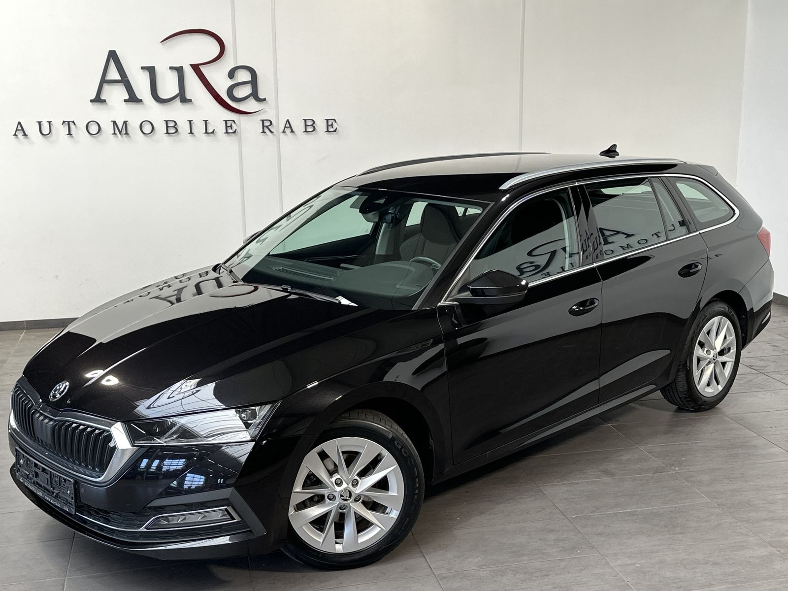 Fahrzeugabbildung SKODA Octavia Combi 2.0 TDI FirstEd NAV+LED+VCOCKPIT