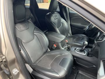 Jeep Cherokee - 5