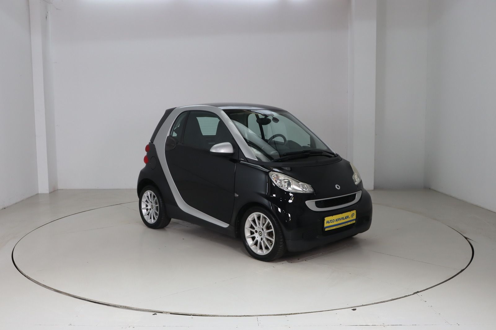 Fahrzeugabbildung Smart fortwo coupe 1.0 mhd passion
