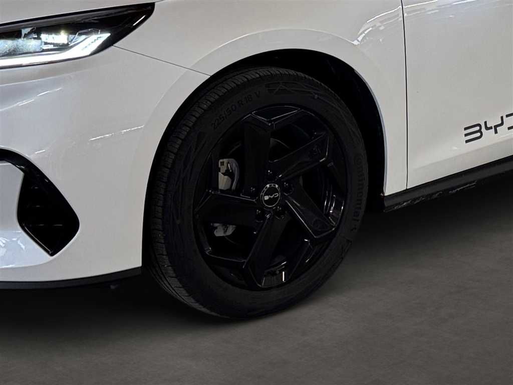 BYD SEAL 6