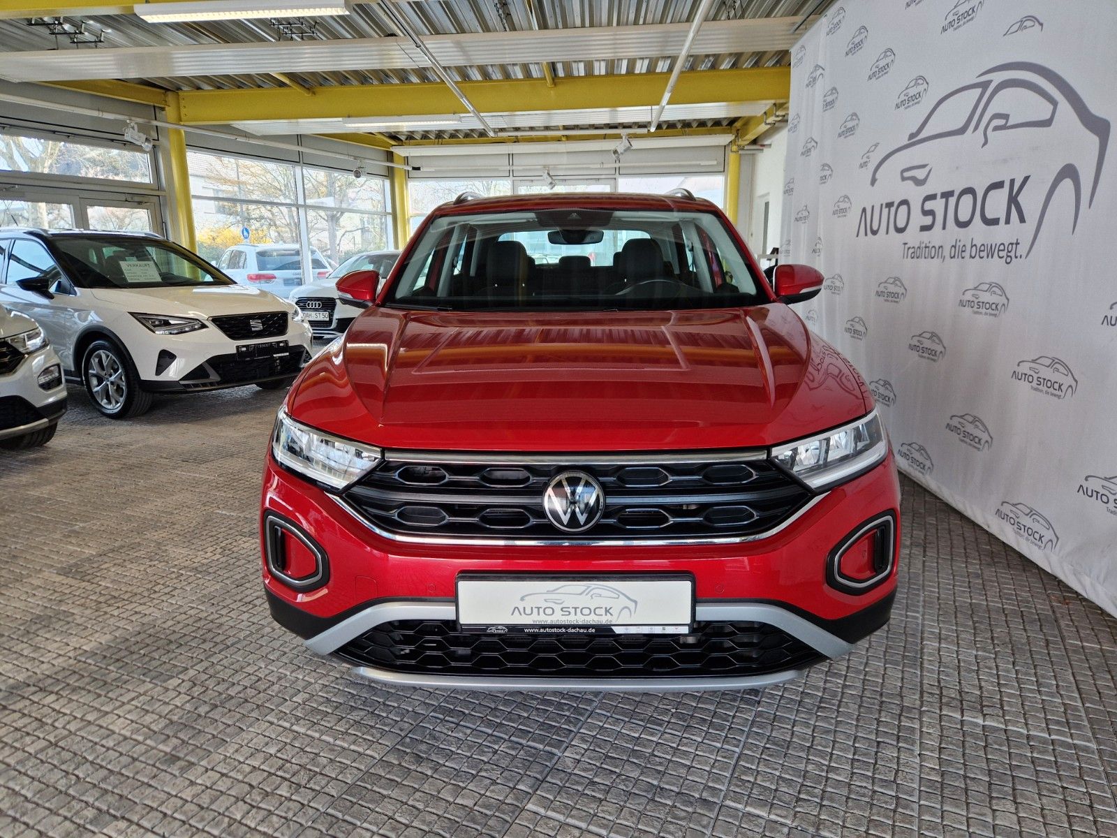 Volkswagen T-Roc 1.0 TSI Life LED PDC Navi Sitzheiz. App Co foto 2