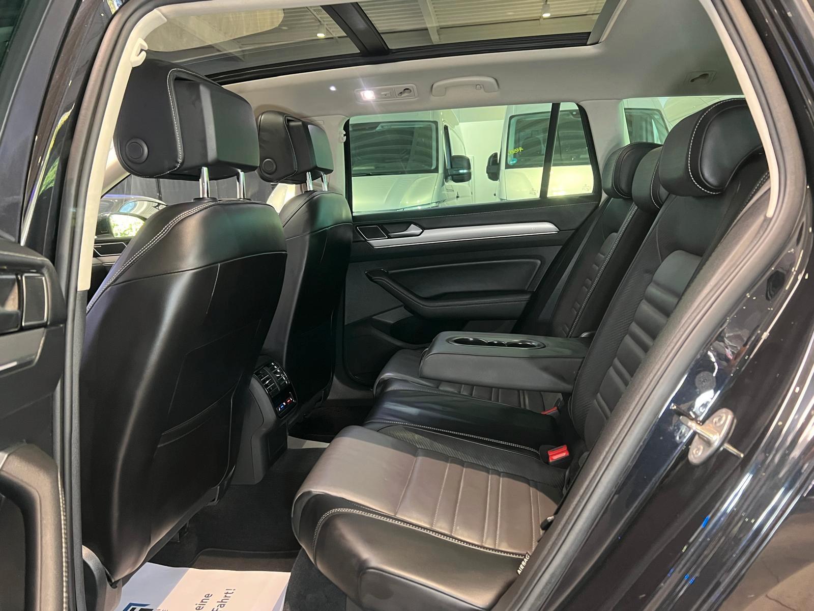 Volkswagen Passat Variant R-Line 4Motion*Pano*360°*AHK*DSG