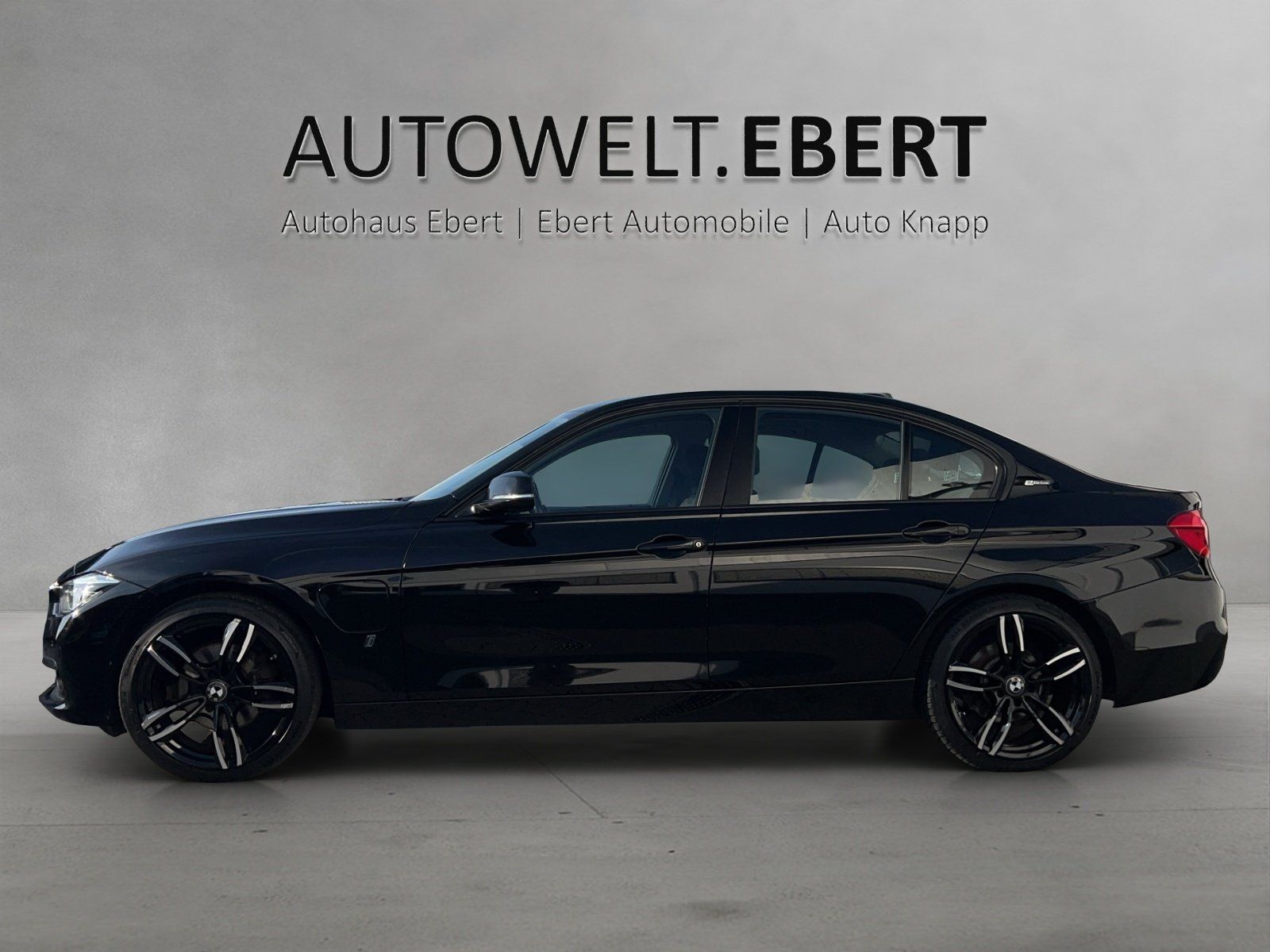 Fahrzeugabbildung BMW 330e Advantage/LED/SHZ/PDC/GRA/NAVI/