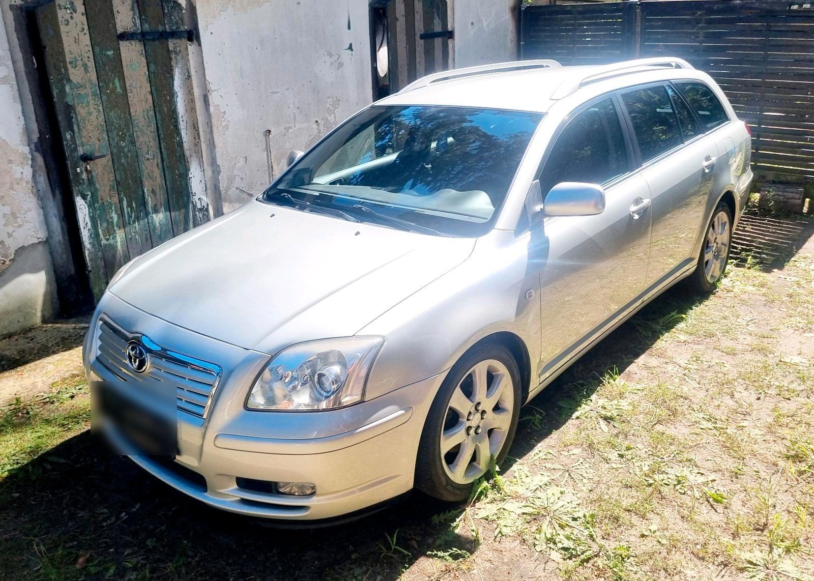 Toyota Avensis, 2004
