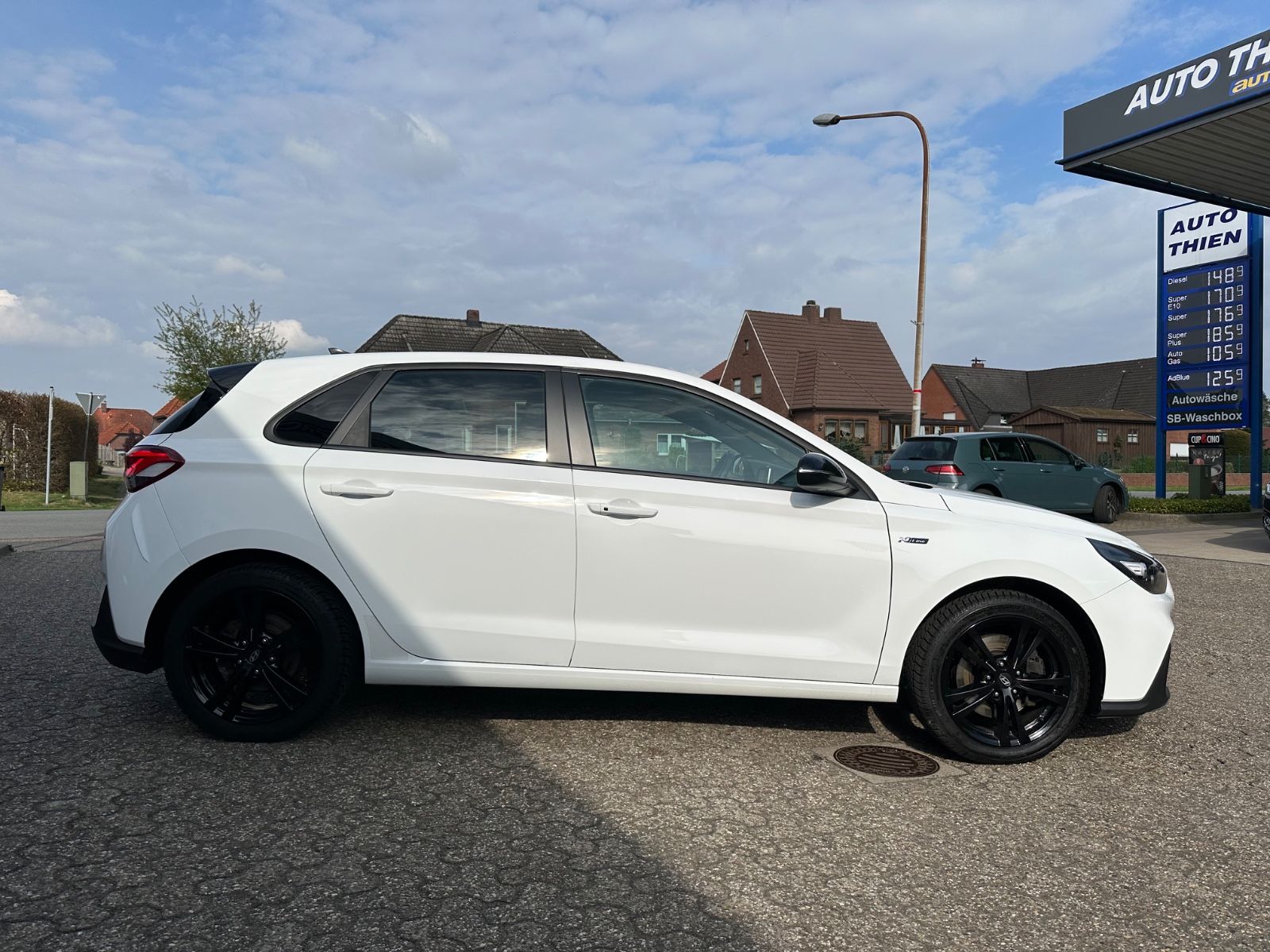 Fahrzeugabbildung Hyundai i30 1.0 T-GDI N Line Pano/Navi/LED/Carplay