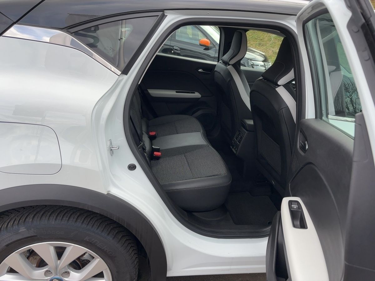 Fahrzeugabbildung Renault Captur INTENS PLUG-IN 160 LKHZ ACC SHZ Kamera