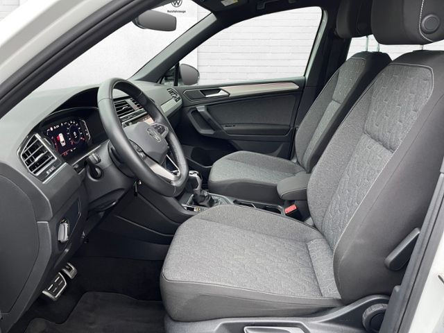 Fahrzeugabbildung Volkswagen Tiguan Move 1.5 TSI DSG KLIMA LED NAVI ALU
