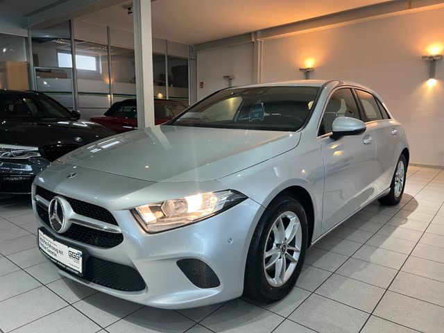 MERCEDES-BENZ A 180 d* DCT* TEILLEDER *NAVI *NUR 45.000 TKM