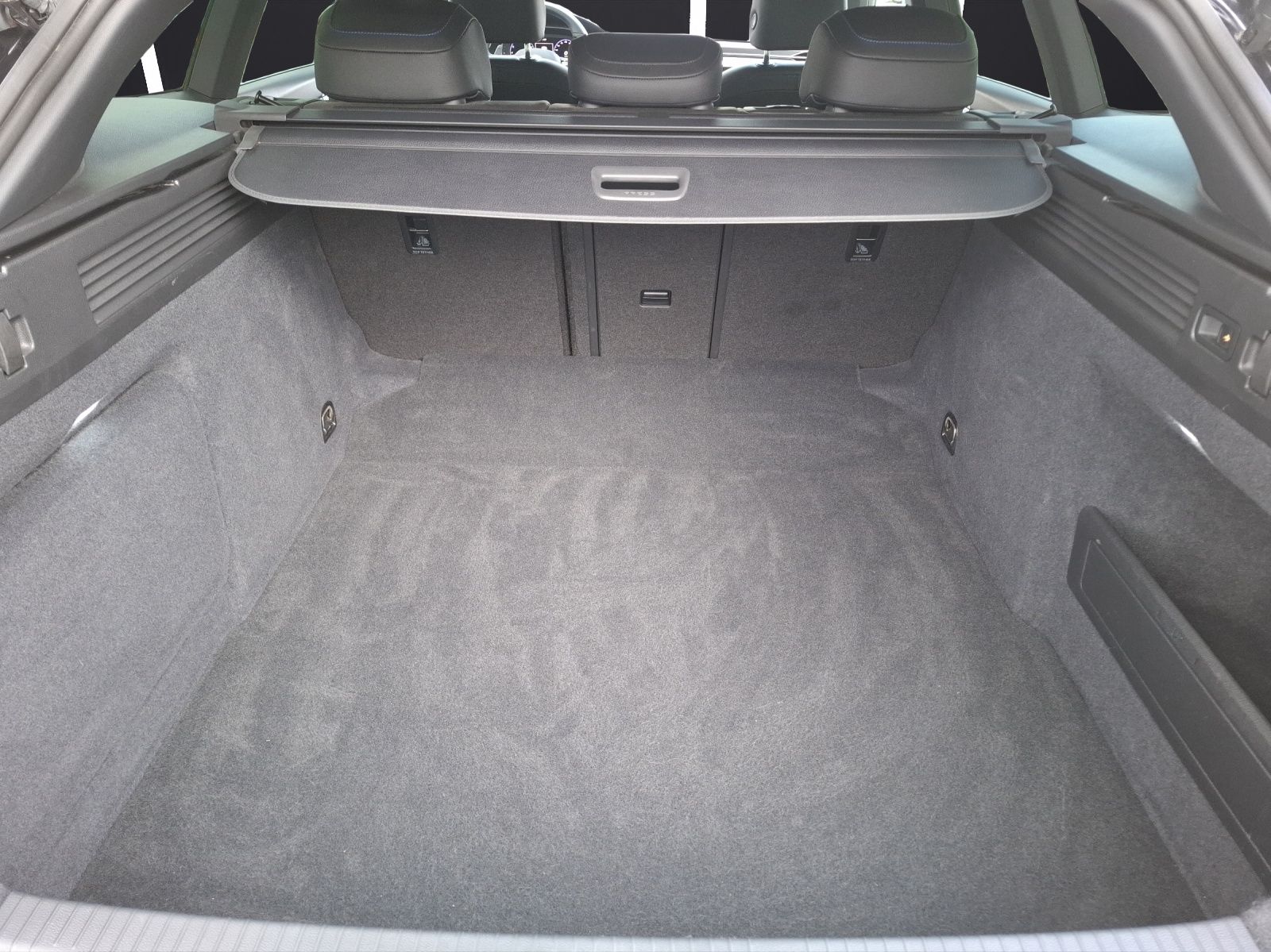 Fahrzeugabbildung Volkswagen Arteon SB R 4M  DSG LED AHK Navi AID ACC RFK SH