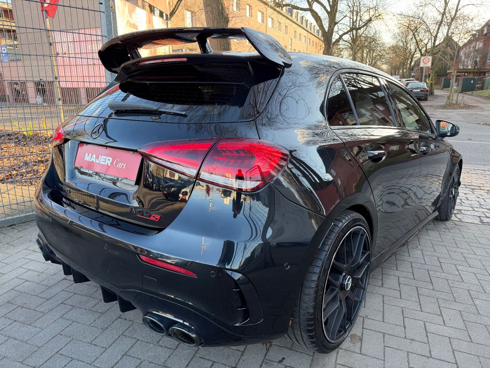 Fahrzeugabbildung Mercedes-Benz A 35 AMG 4Matic*BURMESTER*PANO*LED*ALCANTARA*19"