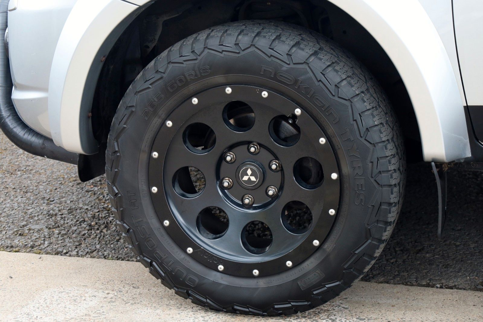 Fahrzeugabbildung Mitsubishi L200 Plus Doppelkabine 4WD Kamera,Rollo,AHK