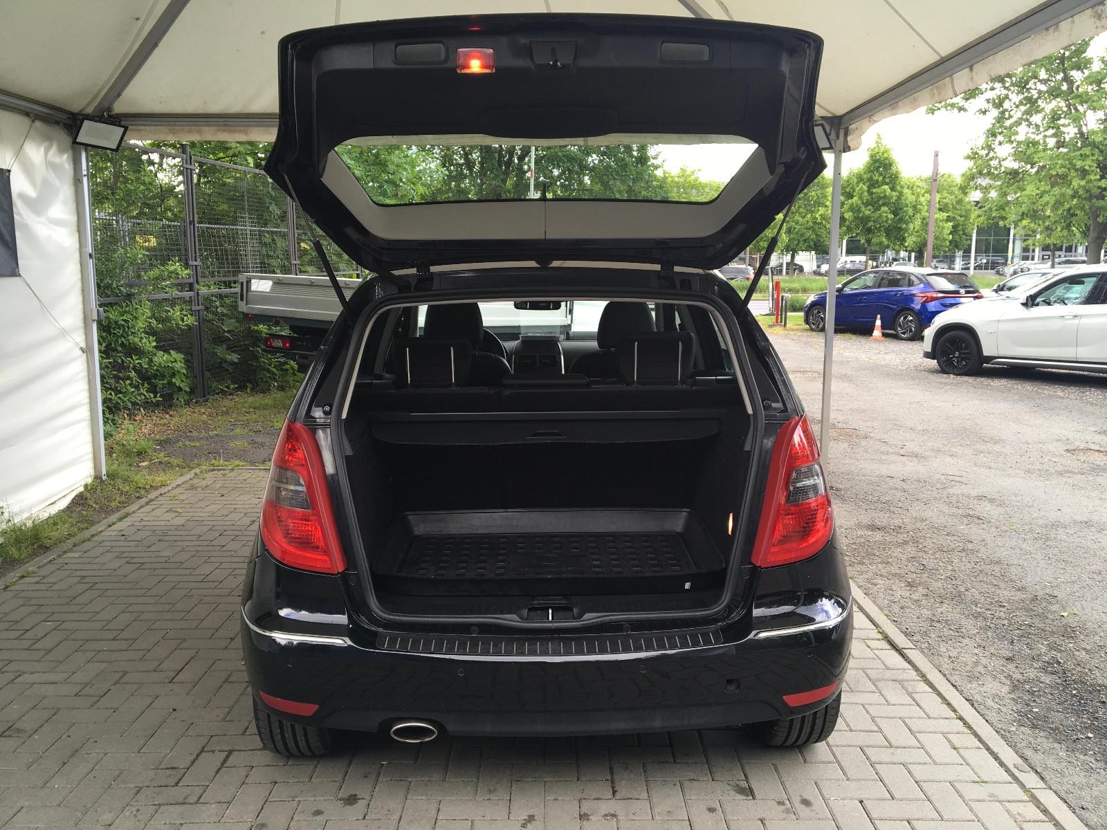 Mercedes-Benz A 180 Avantgarde Autom/Klima/Temp/2x PDC/Sitzh