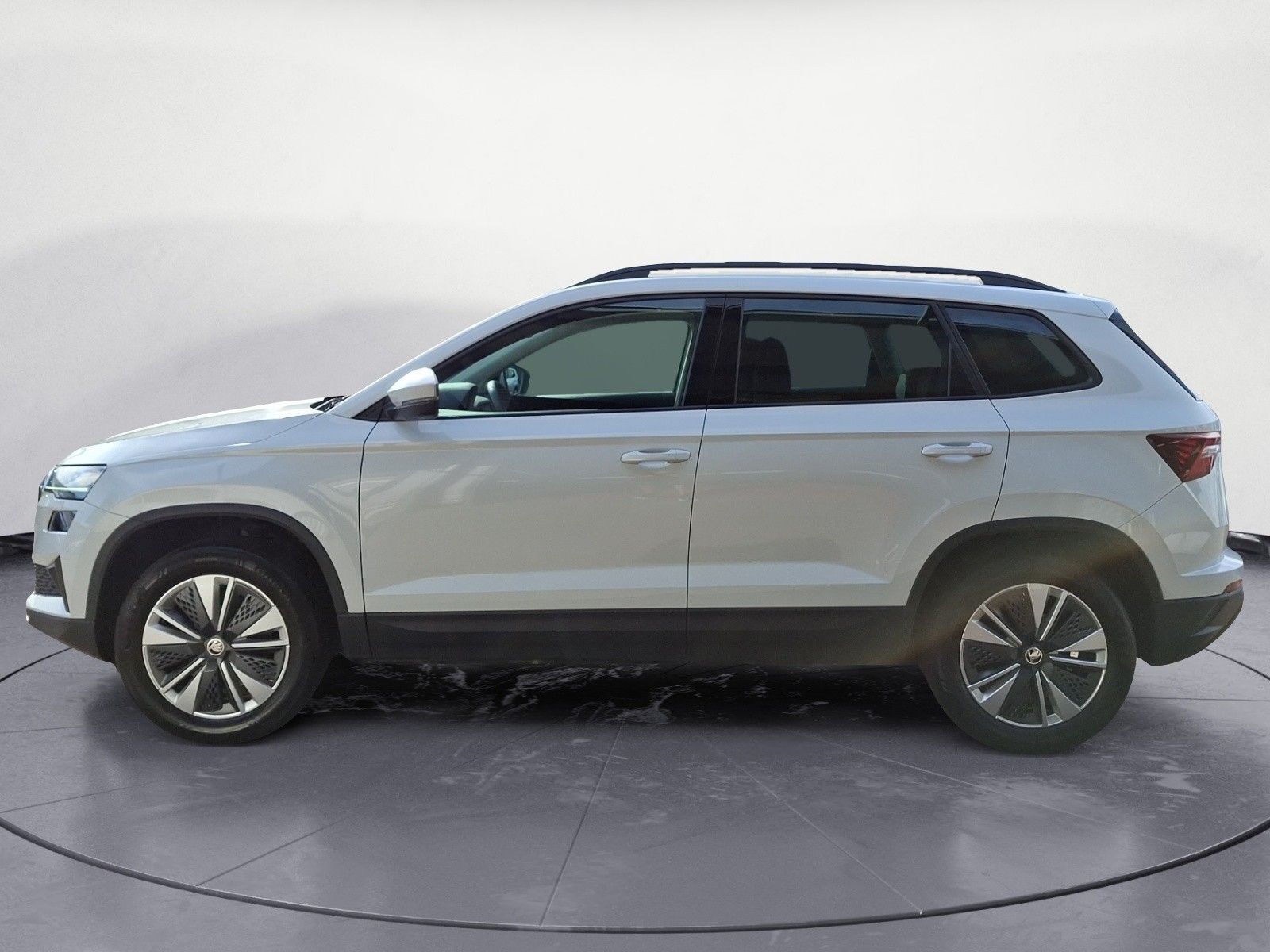 Skoda Karoq 2.0 TDI DSG Selection Tour AHK ACCTravelAs imagem 3