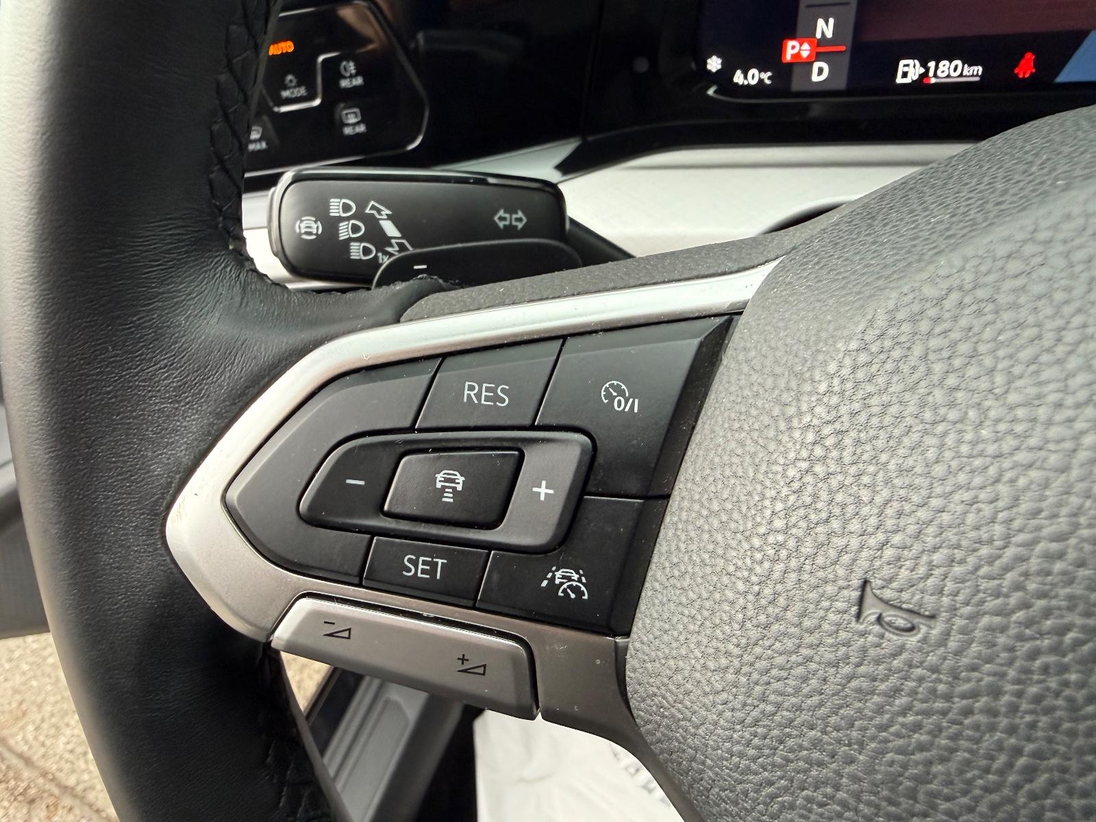 Volkswagen Golf VIII LIM. 1.5 TSI Life/DSG/ACC/NAVI/LED/ALU, миниатюра 17