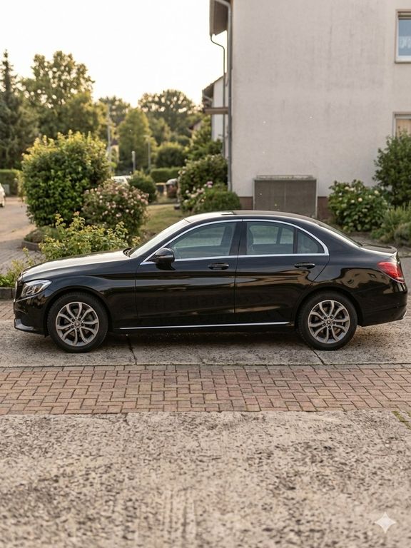 Image of Mercedes-Benz C 200