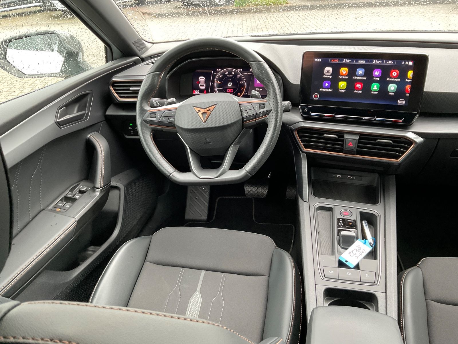 Fahrzeugabbildung CUPRA Leon Sportstourer 1.5 eTSI DSG,Kamera,18,LED