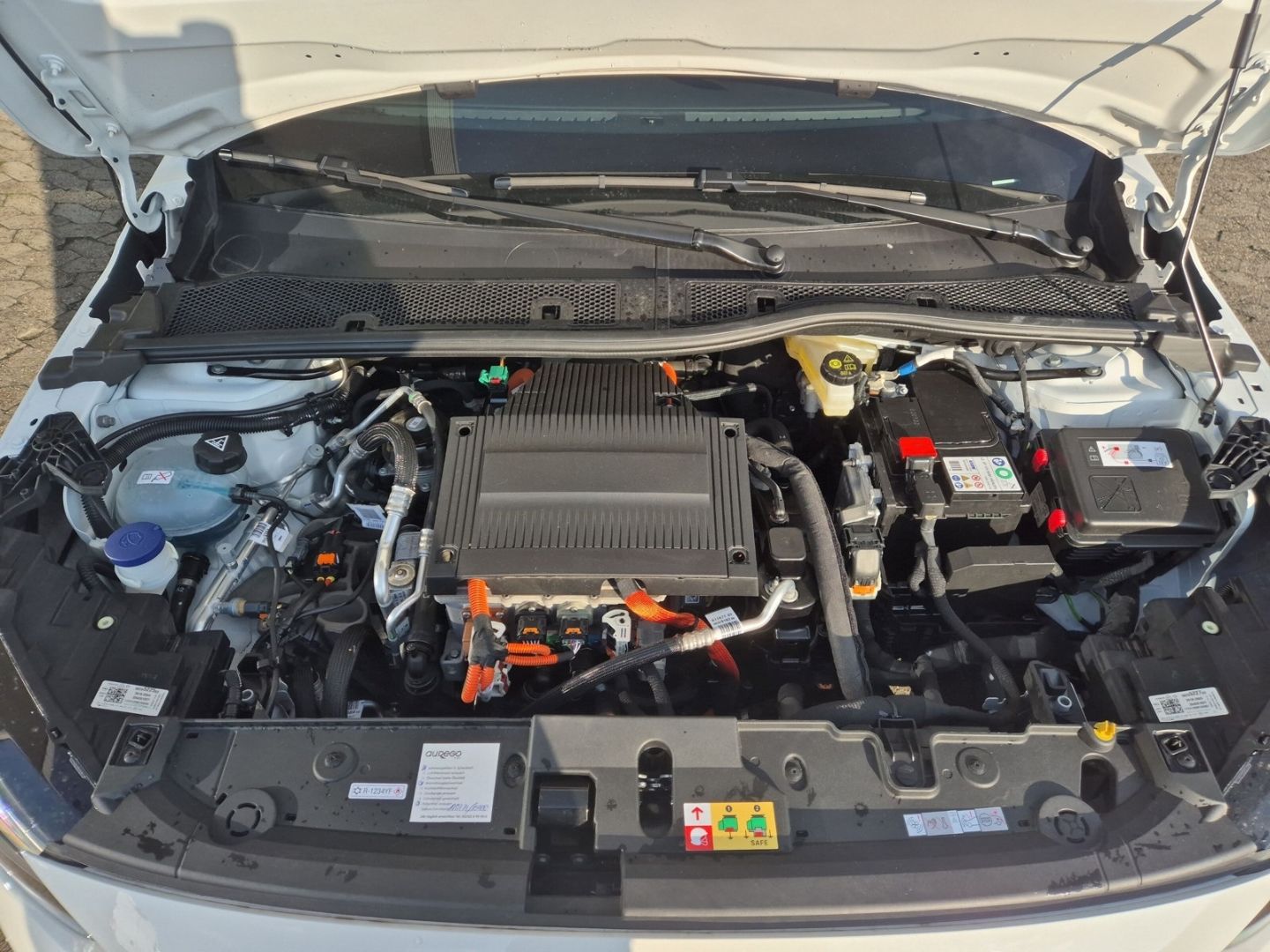 Fahrzeugabbildung Opel Corsa-e Corsa F e Elegance Navi LED ACC Apple Ca