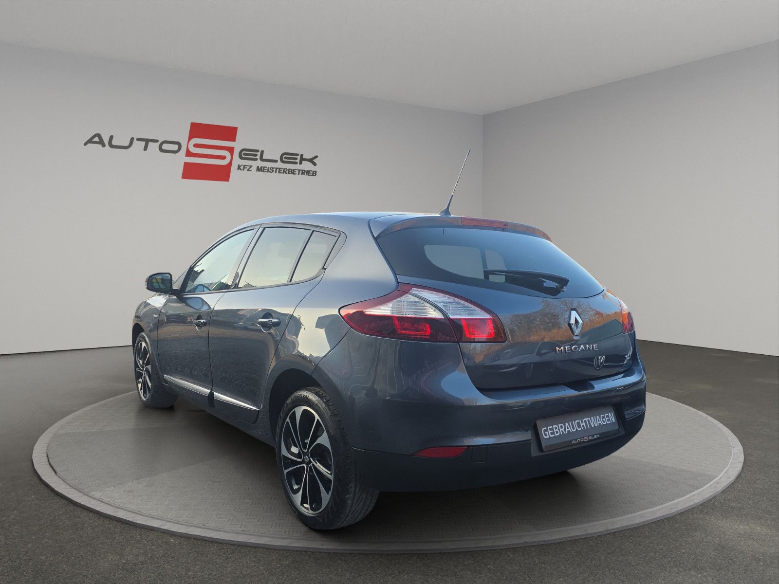 Fahrzeugabbildung Renault Megane III Lim. 5-trg. BOSE Edition TÜV SERVICE