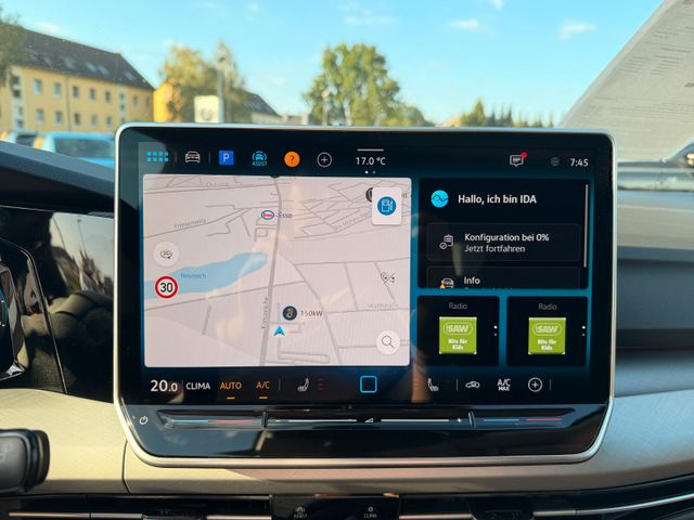 Volkswagen Golf Var. 2.0 TDI 150PS Life, AHK, KAMERA, LED