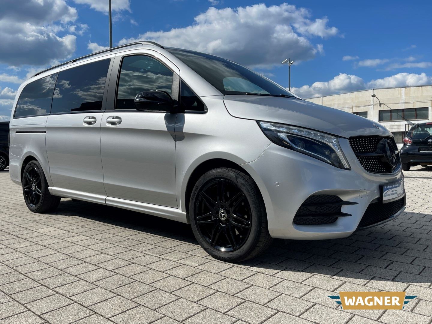 Fahrzeugabbildung Mercedes-Benz V 250 d AVANTGARDE AMG EDITION lang Night Paket
