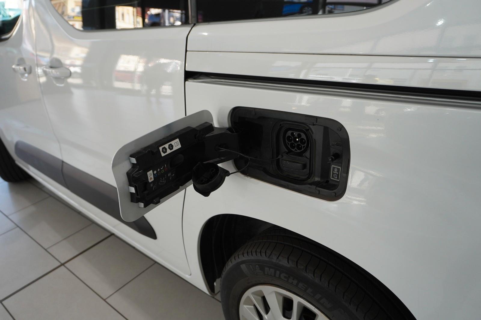 Opel Combo-e LIFE EDITION 11KW KLIMA/PDC/TEMP./DAB+