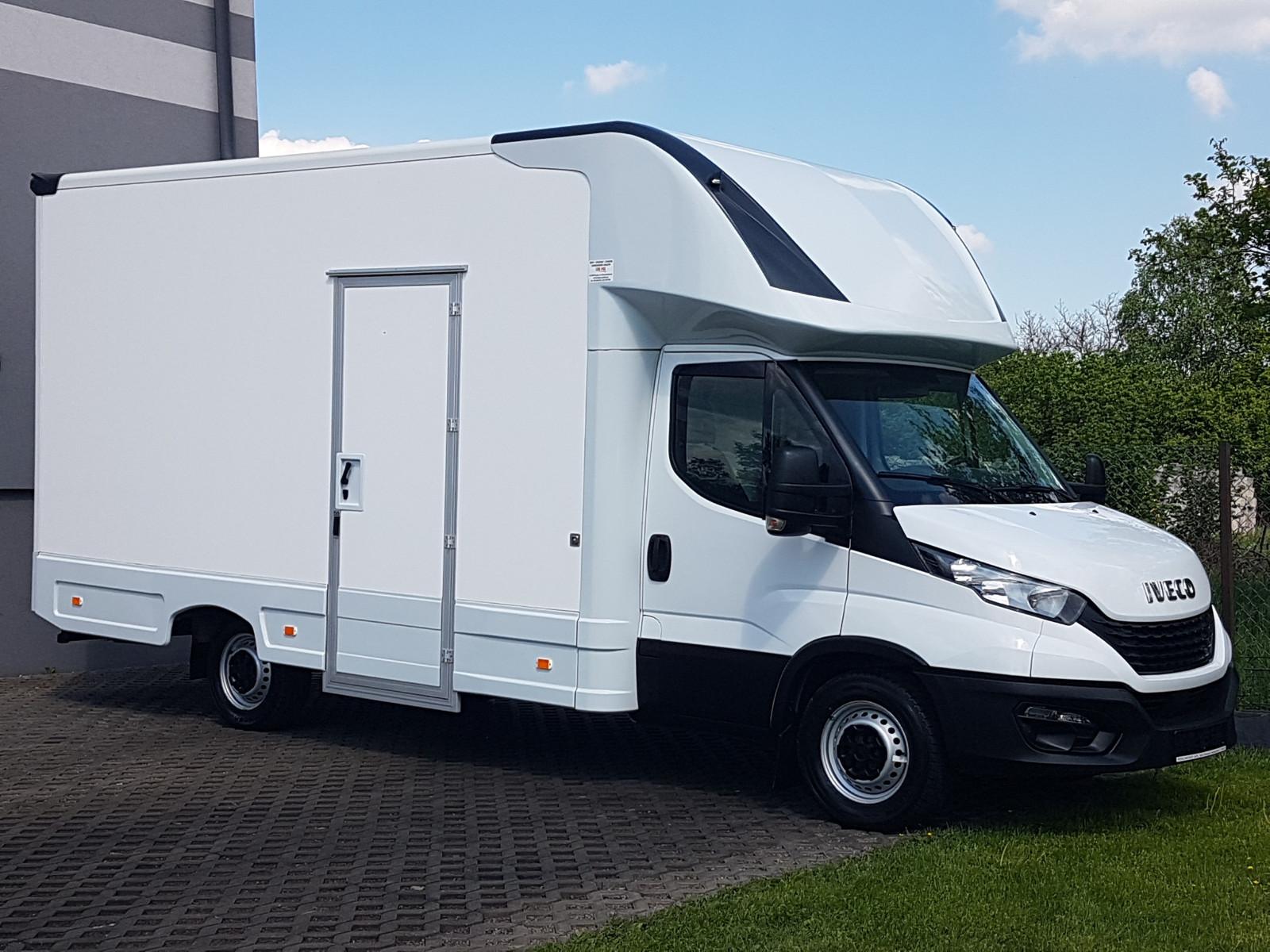 Iveco DAILY BOX NISKOPODŁOGOWY FOODTRUCK 4,44x2,23x2,4