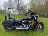 Harley-Davidson Heritage Softail Classic  - HARLEY-DAVIDSON HERITAGE CLASSIC
