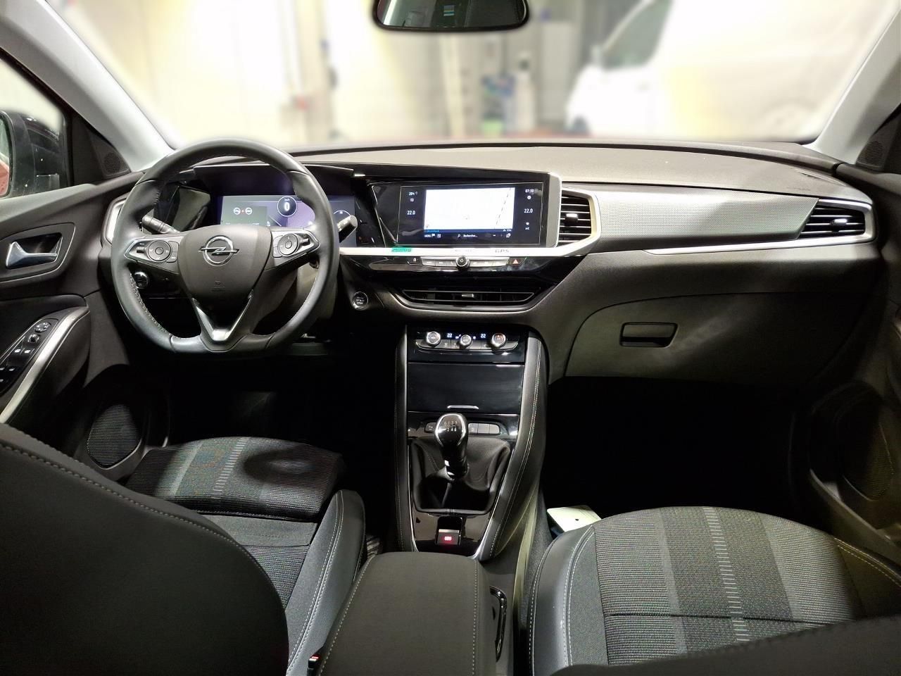 Fahrzeugabbildung Opel Grandland 1.2T Elegance - Navi, Matrix-Licht, KA