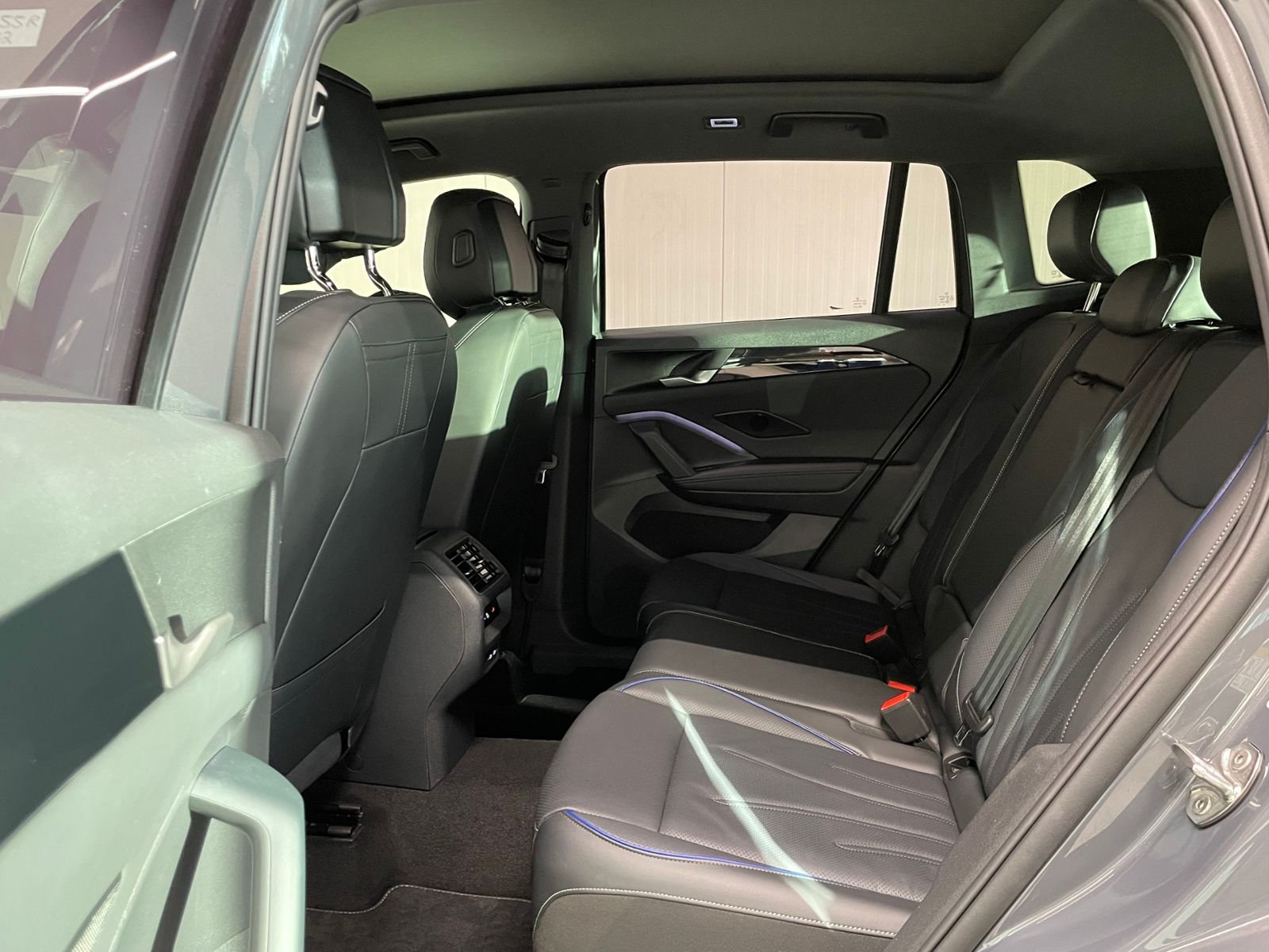 Tiguan R-Line 2.0 TDI DSG AHK PANO NAVI