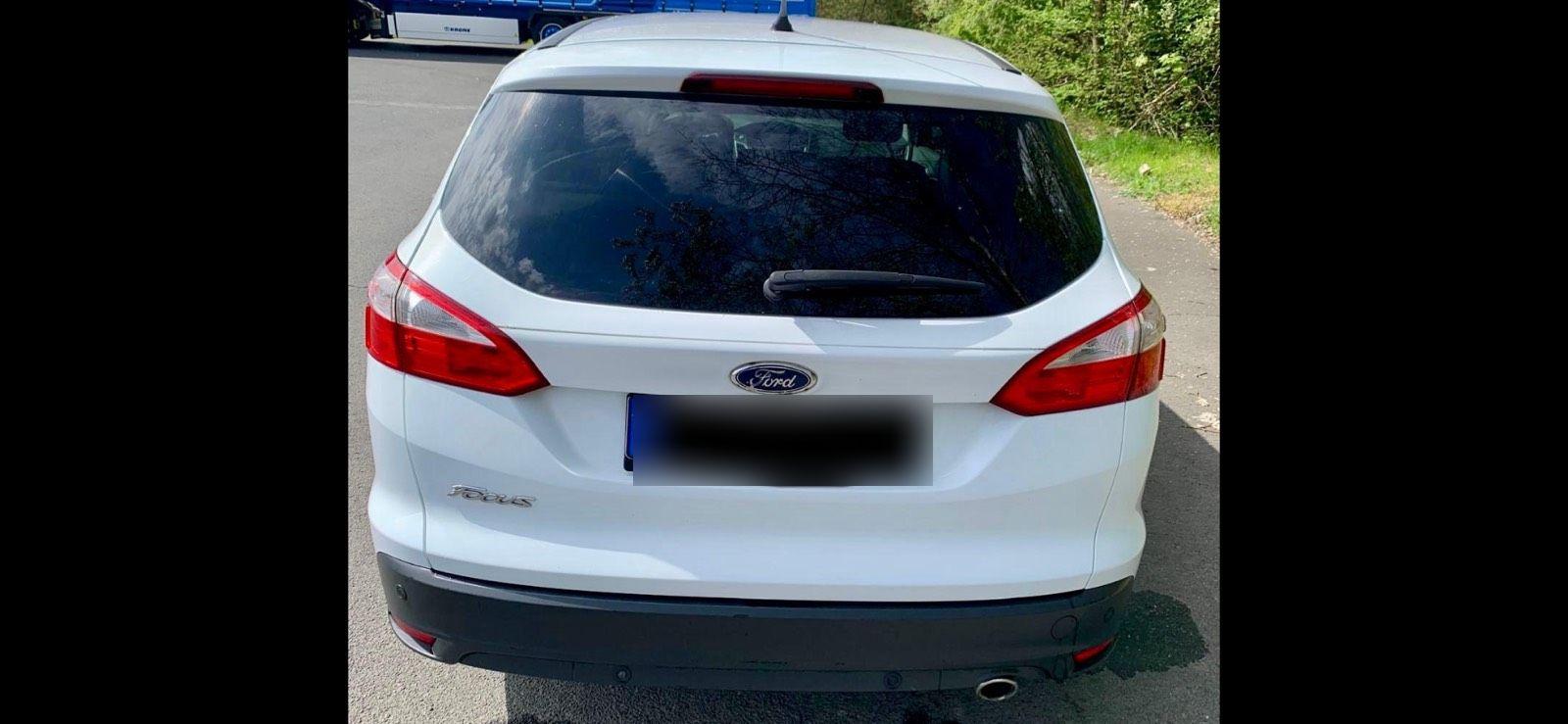 Ford Focus 2014 — rear view