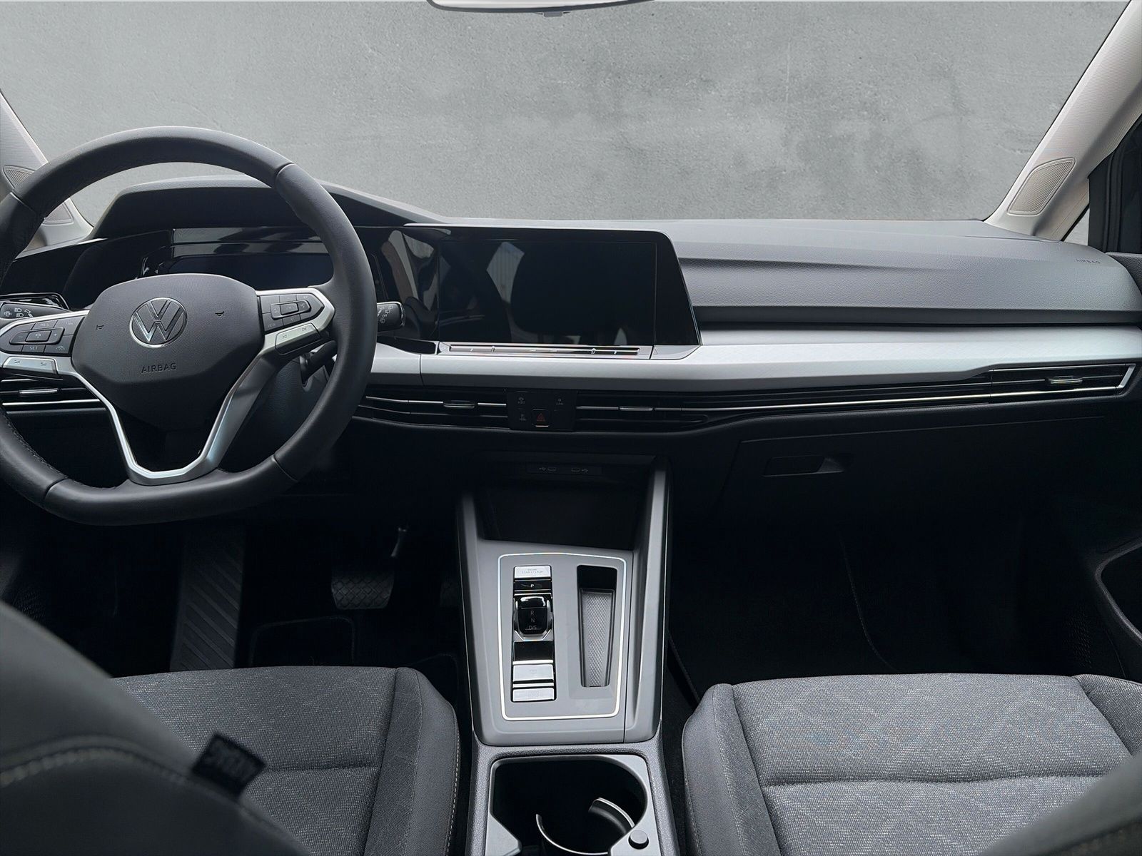 Fahrzeugabbildung Volkswagen Golf Variant 1.5 eTSI Life Kamera AppConnect SHZ