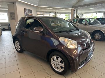 Toyota IQ - 7