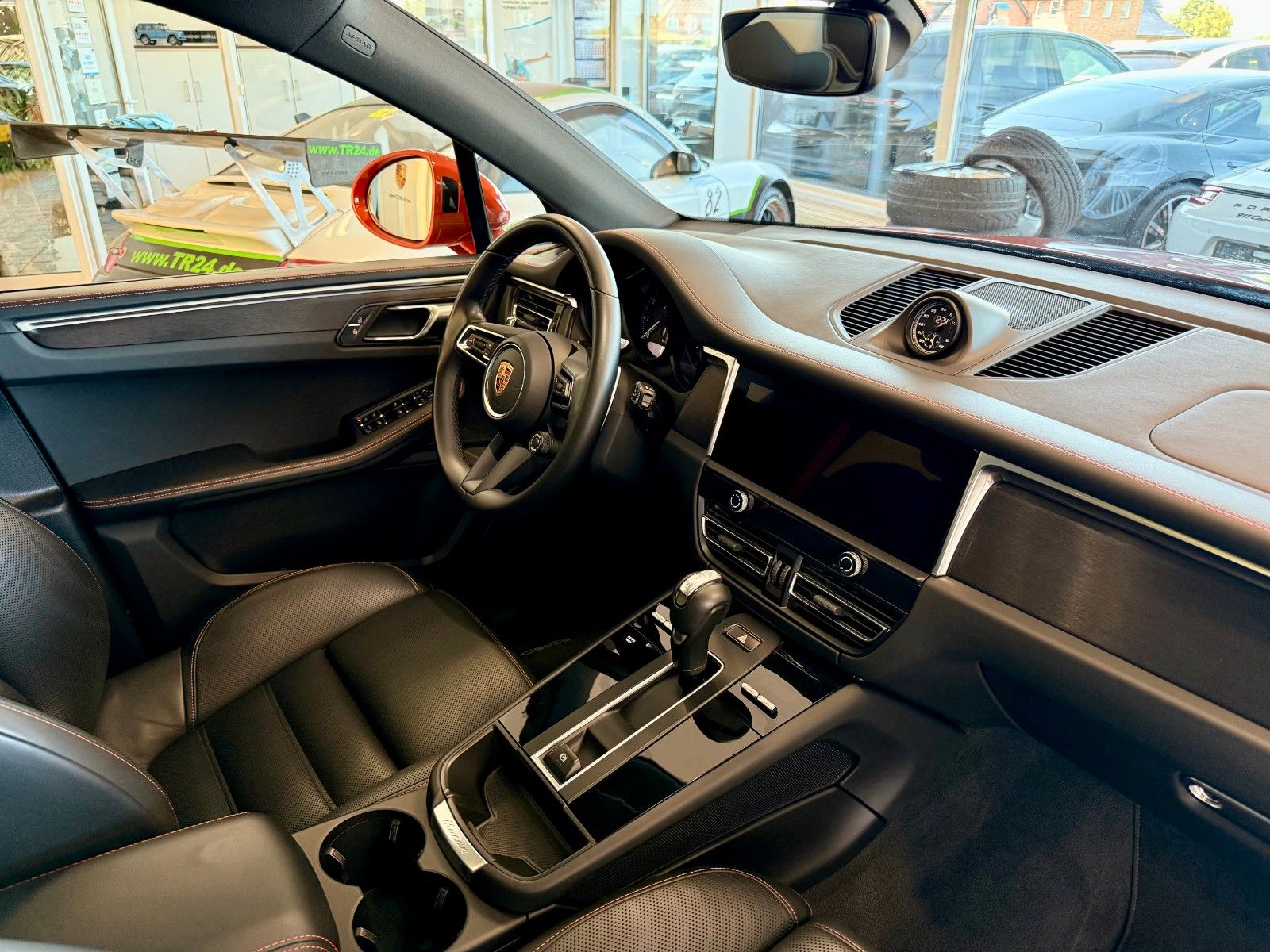 Fahrzeugabbildung Porsche Macan GTS Panorama/AHK/SportChrono/21Zoll/360