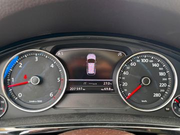 Volkswagen Touareg - 11