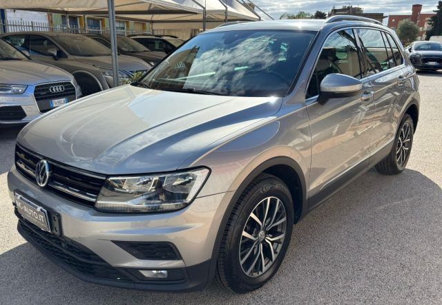 Volkswagen VOLKSWAGEN Tiguan 2.0 TDI SCR DSG Business BlueM