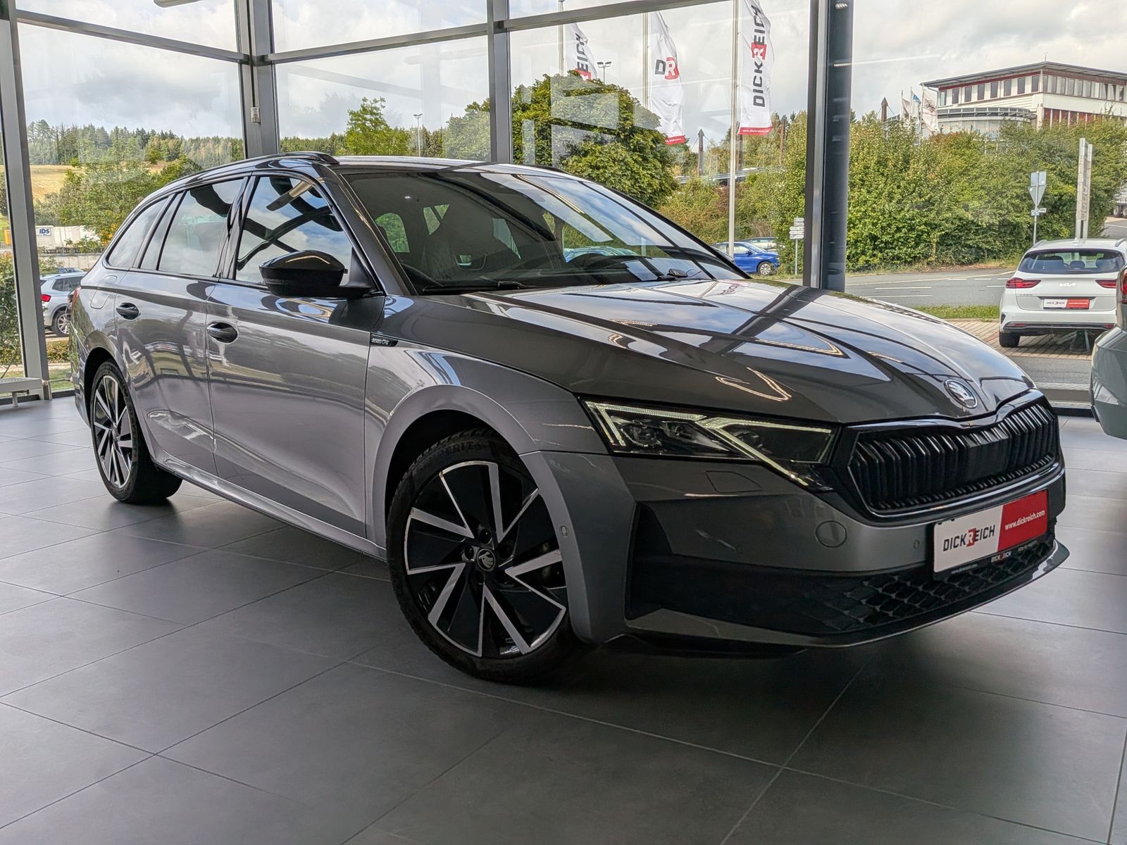 Fahrzeugabbildung SKODA Octavia 1.5 TSI Sportline Pano Matrix AHK 5J-Gar