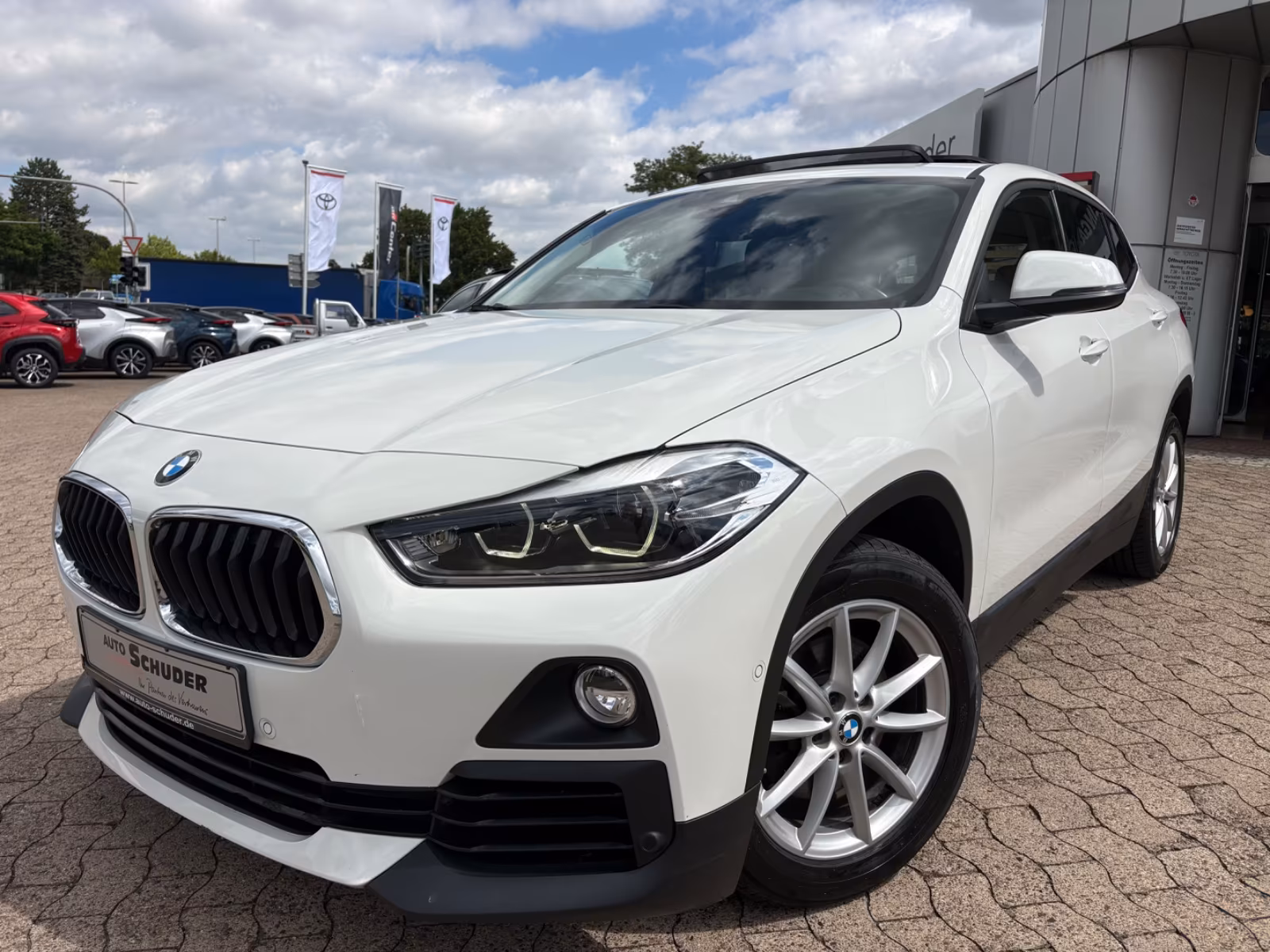 BMW X2 sDrive 18 i Advantage **AUTOMATIK**
