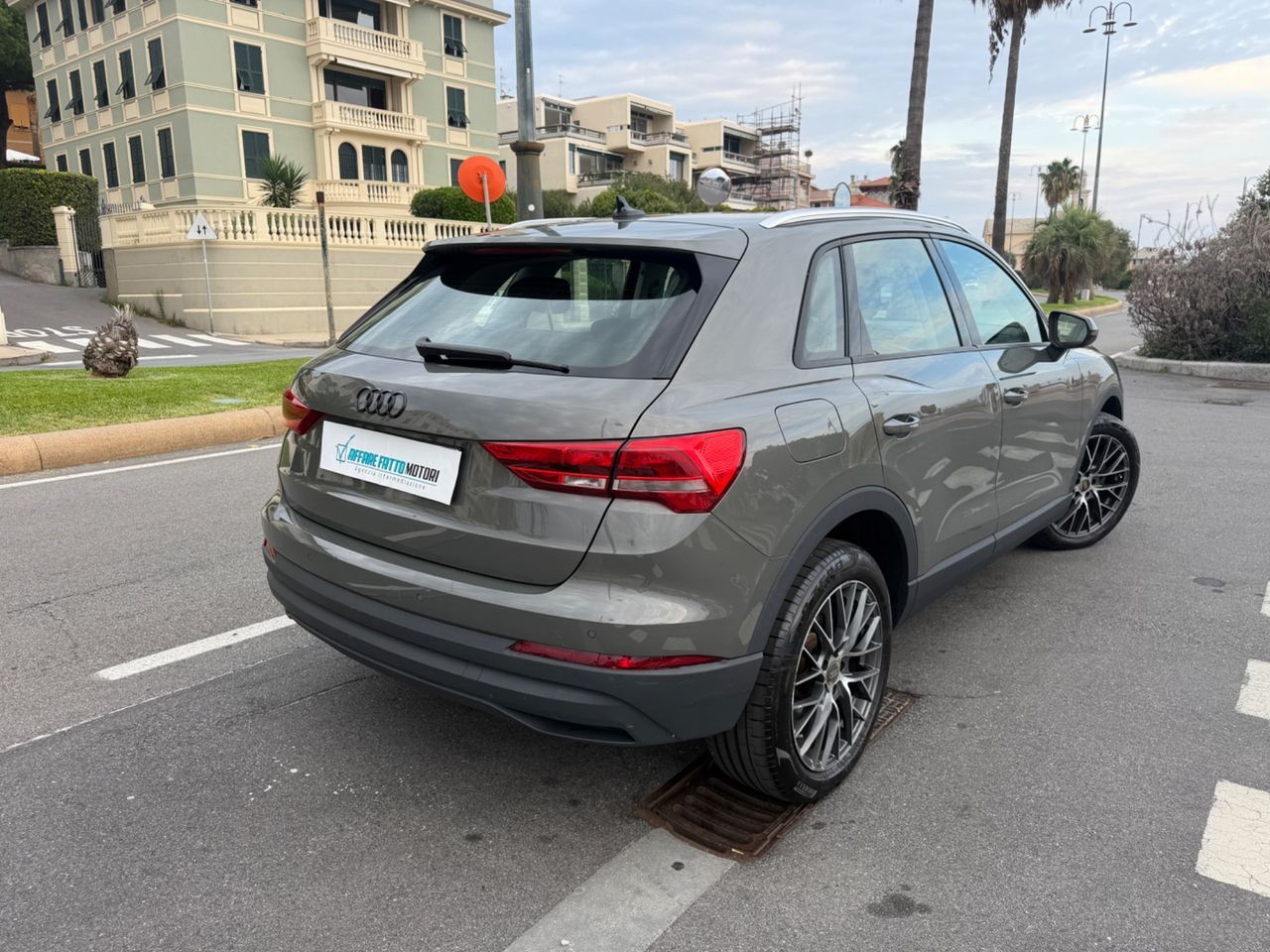 Audi Q3 45 TFSI e S tronic Business imagem 3
