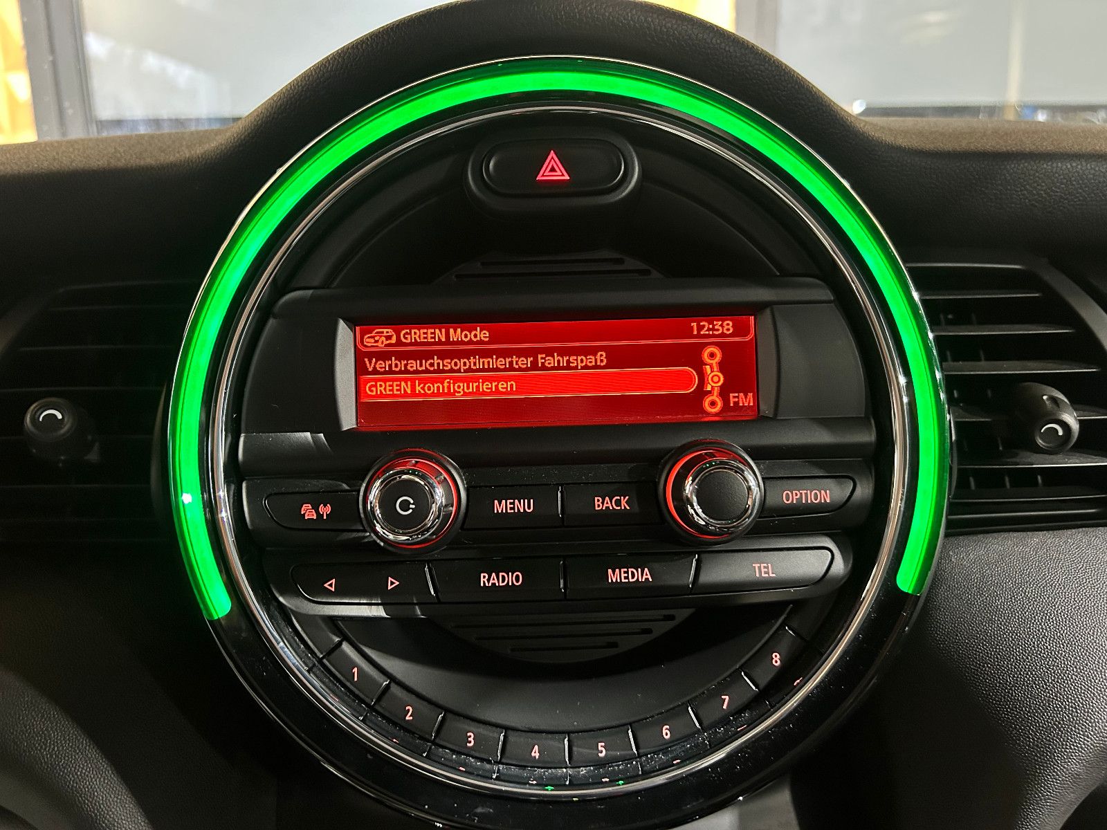 Fahrzeugabbildung MINI COOPER Mini 3-trg. /SHZ/KLIMA/BLUETOOTH/1.HAND