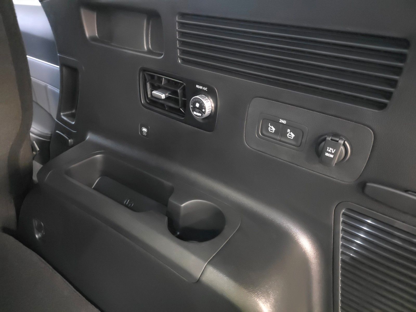 Fahrzeugabbildung Kia Sorento PE 1.6T HEV AWD PLA 7S NAP RR GD