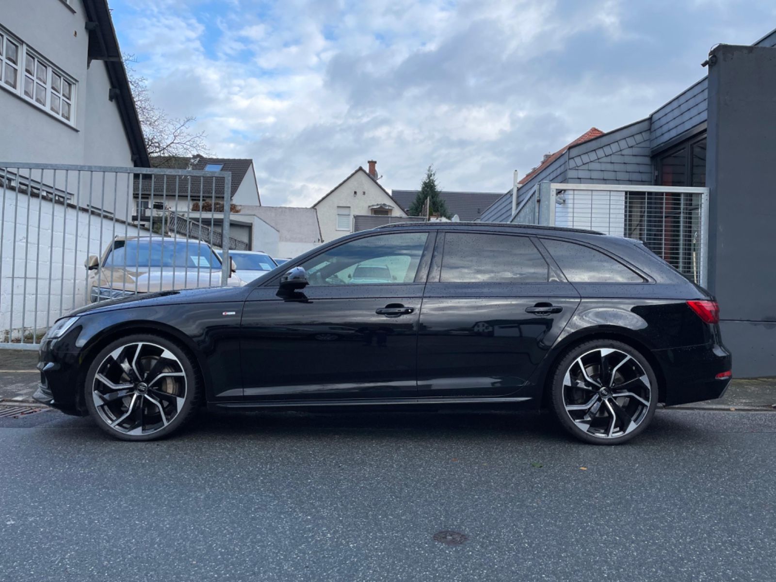 Fahrzeugabbildung Audi A4 Avant quattro sport |S-Line|Matrix|ACC|Kamera