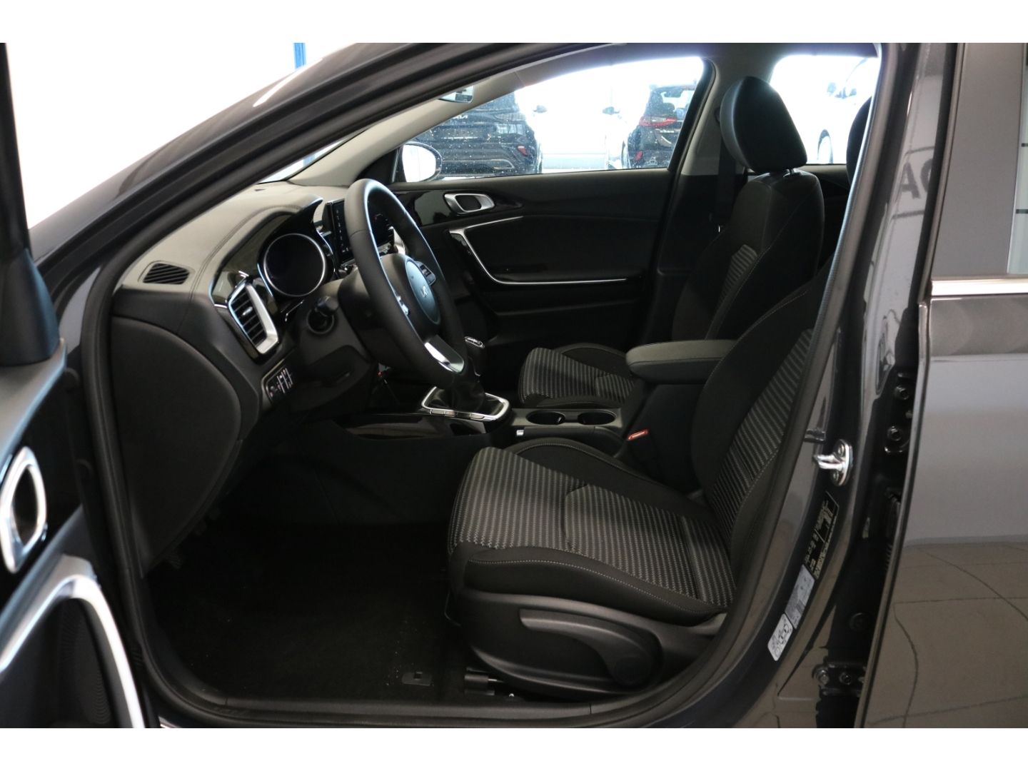 Fahrzeugabbildung Kia Ceed_sw Vision Kamera Navi SHZ PDC Tempomat