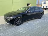 Mercedes-Benz E 300 de 4MATIC T Autom. - - Mercedes-Benz E 300 in Karlsruhe