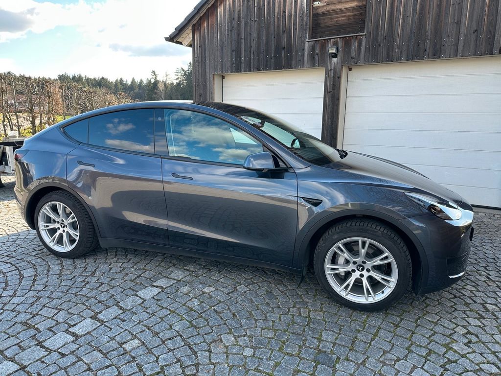 Image of Tesla Model Y