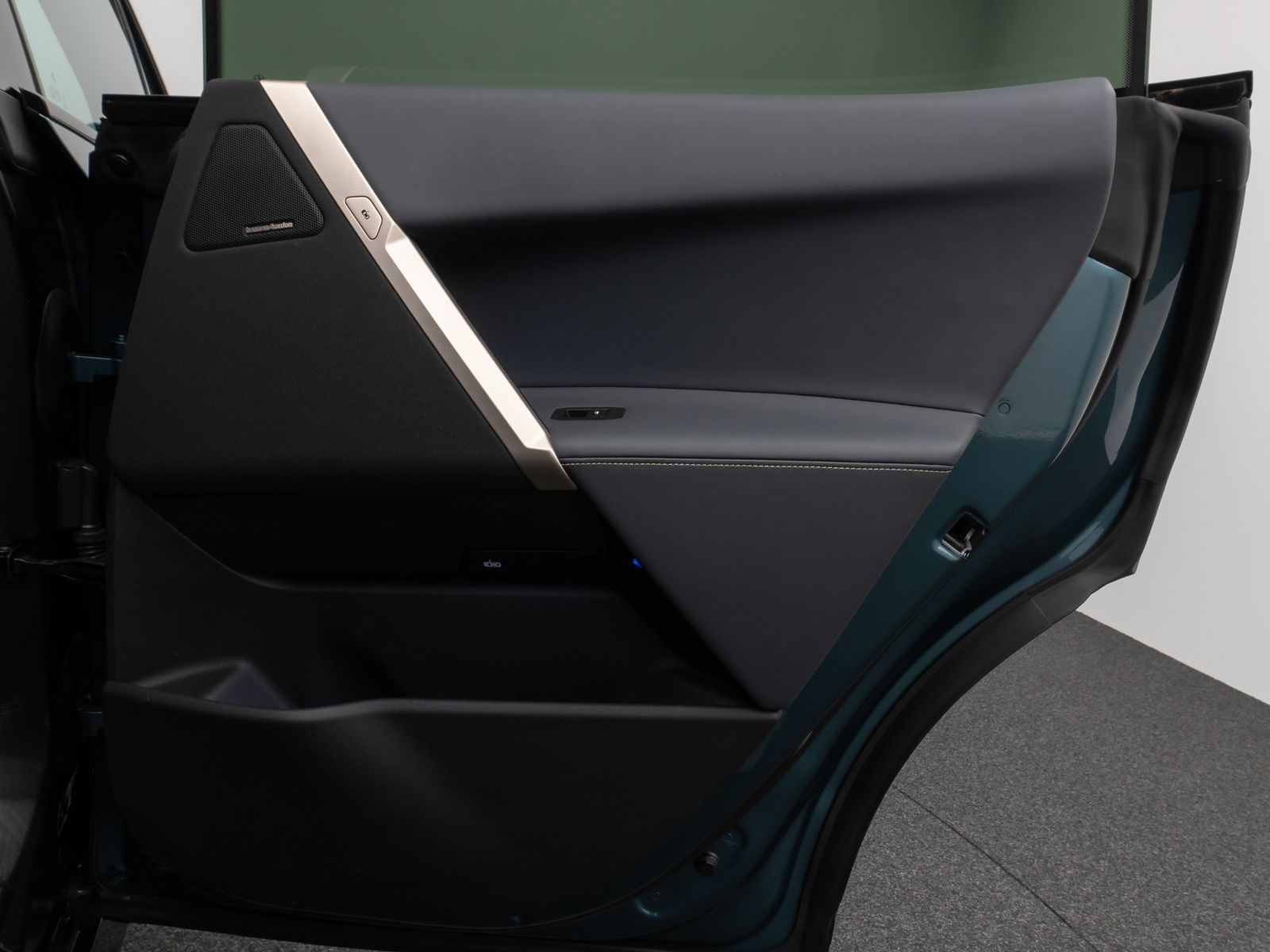 Fahrzeugabbildung BMW iX xD40 Sport Panorama 360° Laser DAB H/K 21Zoll