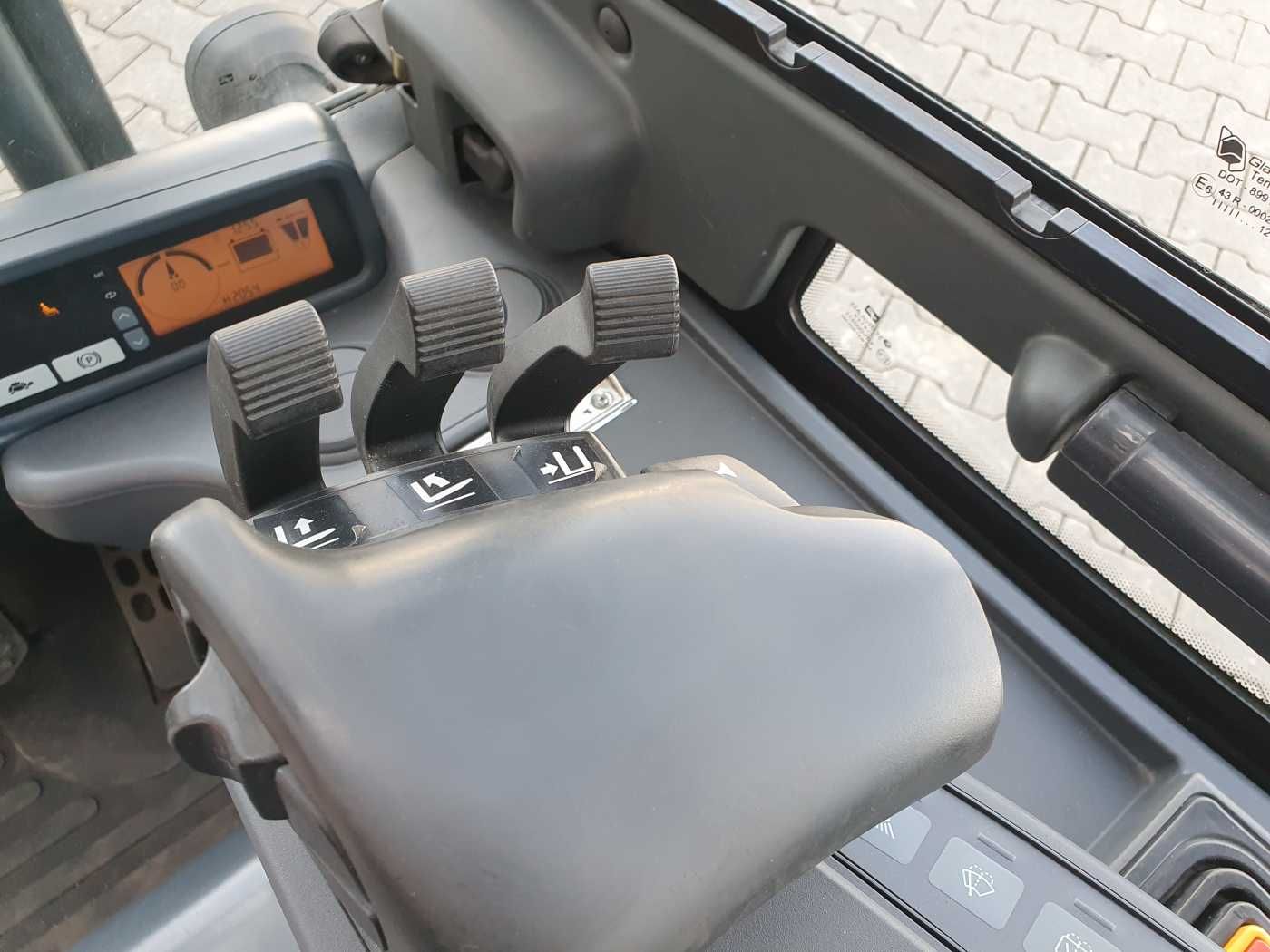 Fahrzeugabbildung Jungheinrich EFG 215 / Triplex: 4.35m! / SS / nur 2.054h!