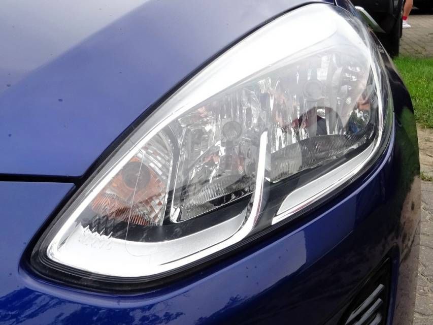 Fahrzeugabbildung Ford Fiesta 1,1 Cool & Connect Klima Winterpaket